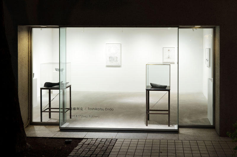 個展「欲動⇔空洞」展示風景 at ヒルサイドフォーラム+ アートフロントギャラリー、in 2010